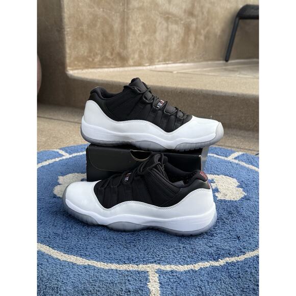 AIR JORDAN 11 RETRO LOW TUXEDO REVERSE CONCORD Size 7 528896 110 - Picture 2 of 11